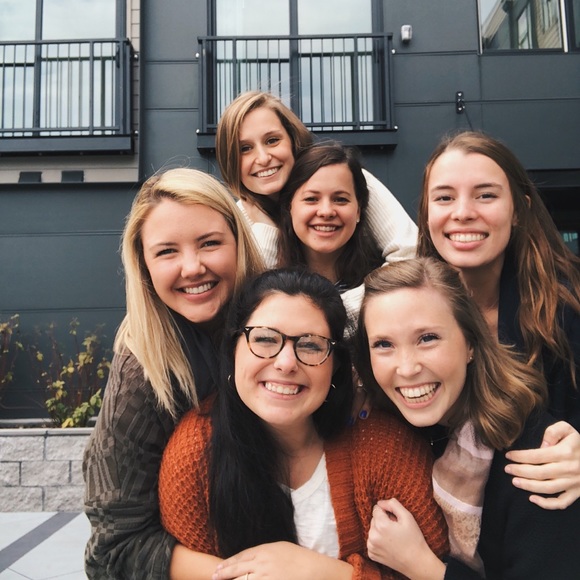 Hi, I’m Olivia! ☺️ - Picture 3 of 6